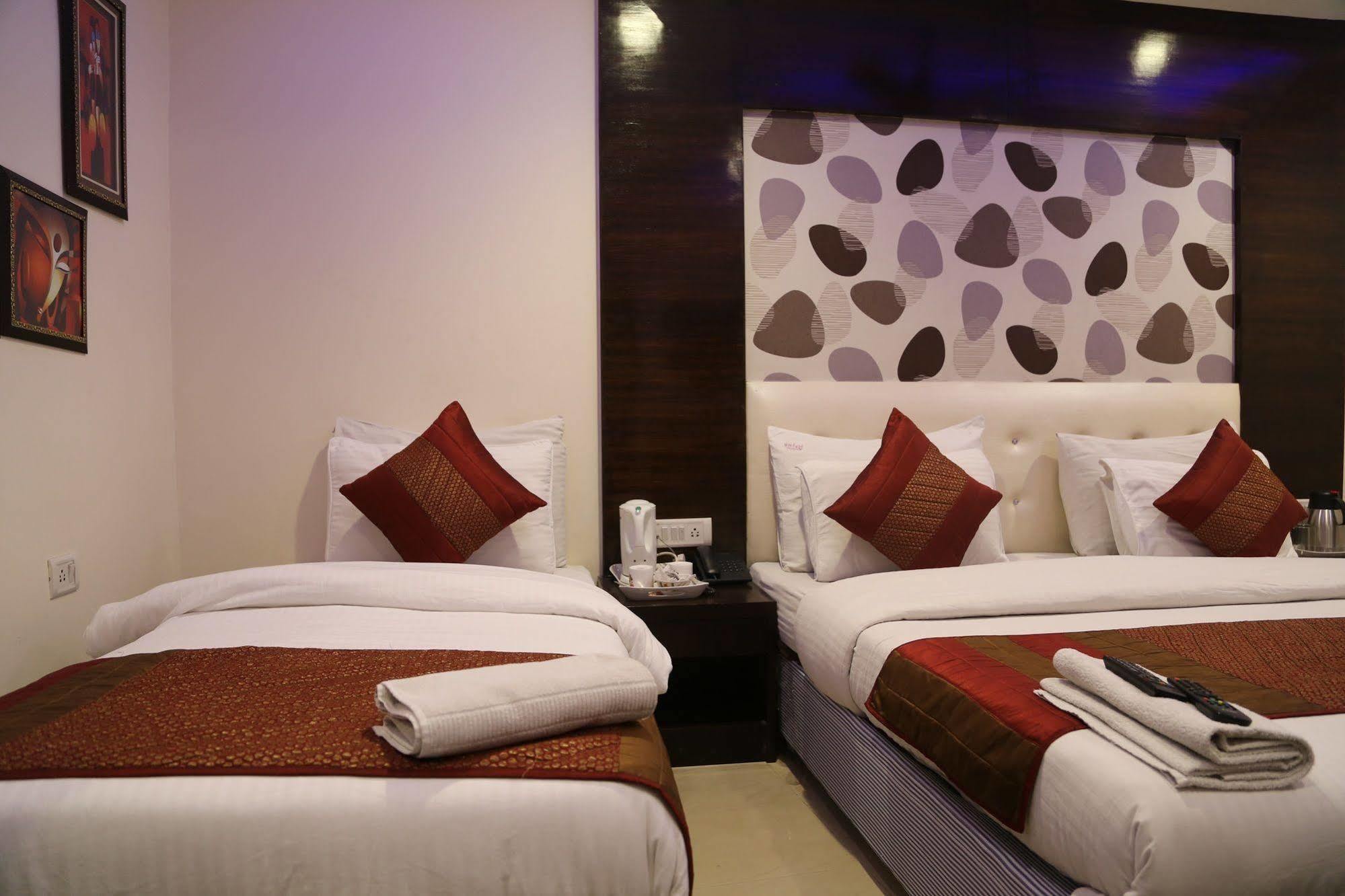 Hotel Arjun New Delhi Exteriör bild